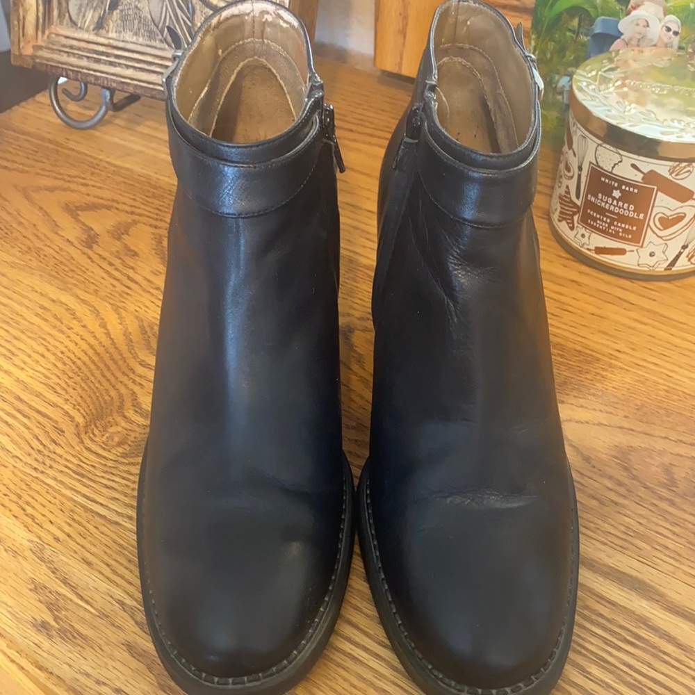 Ladies AEROSOLES  Boots